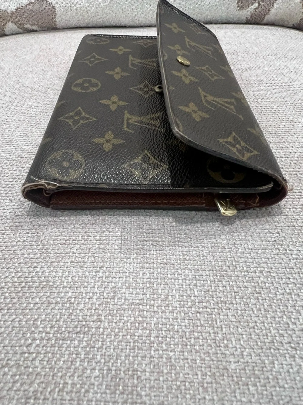 Authentic  Louis Vuitton Monogram Pochette Passeport Trifold Wallet